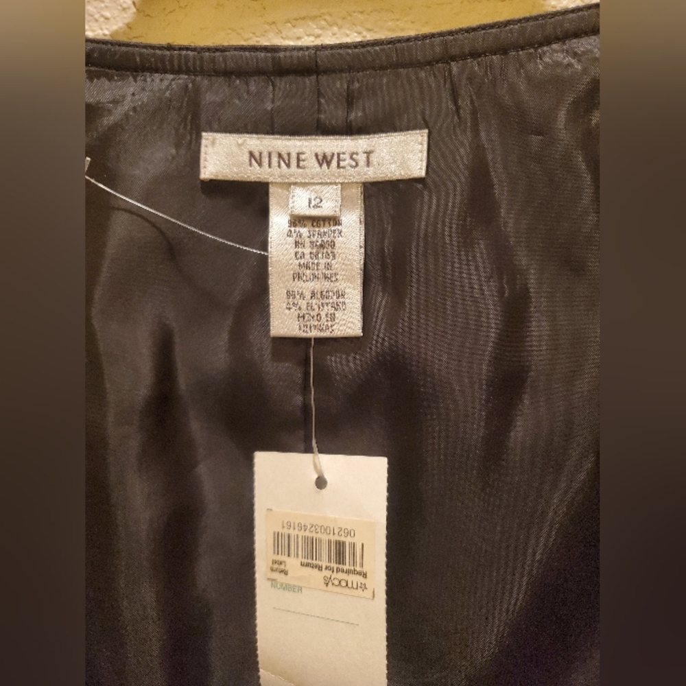 Vest - Picture 4 of 4